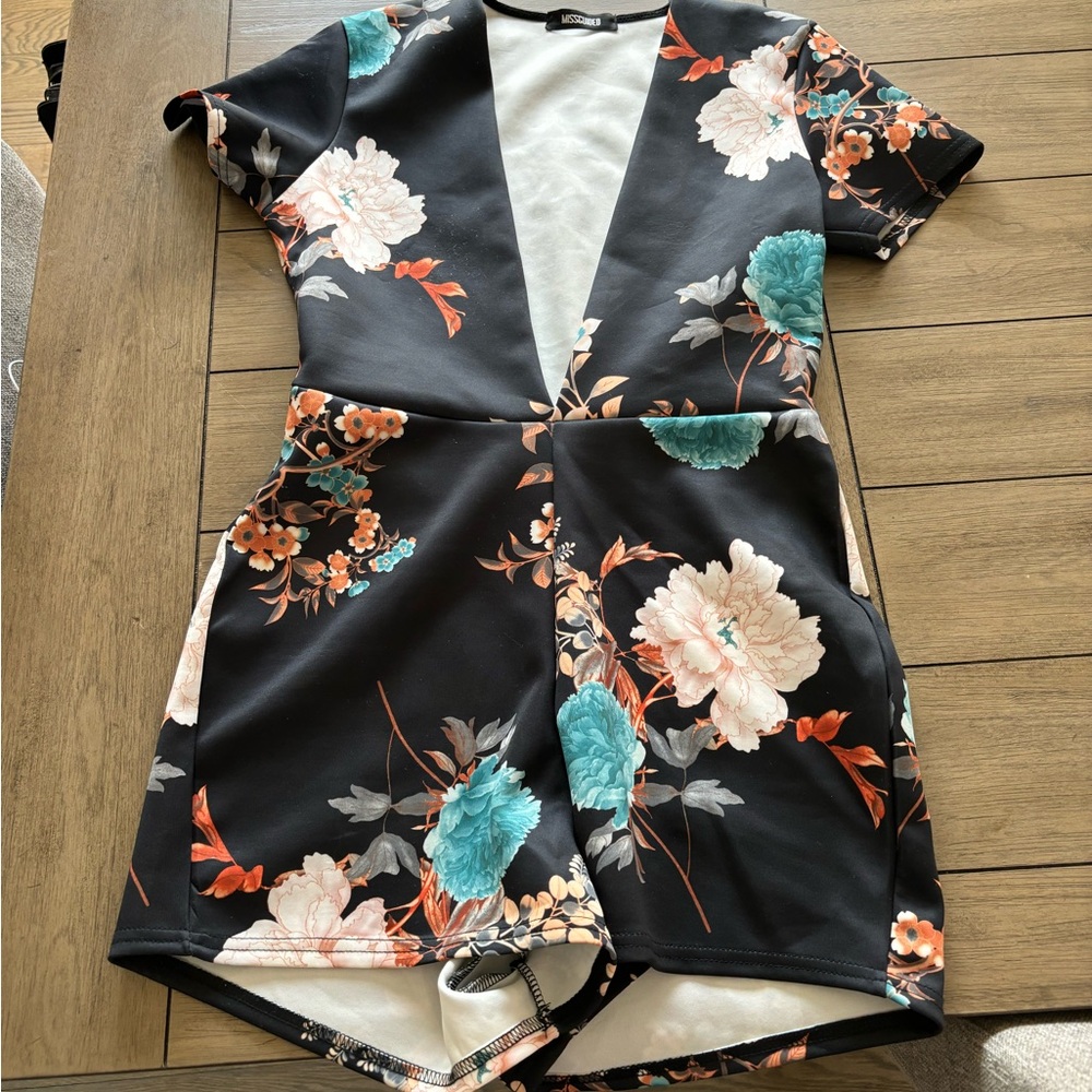 Low-cut romper